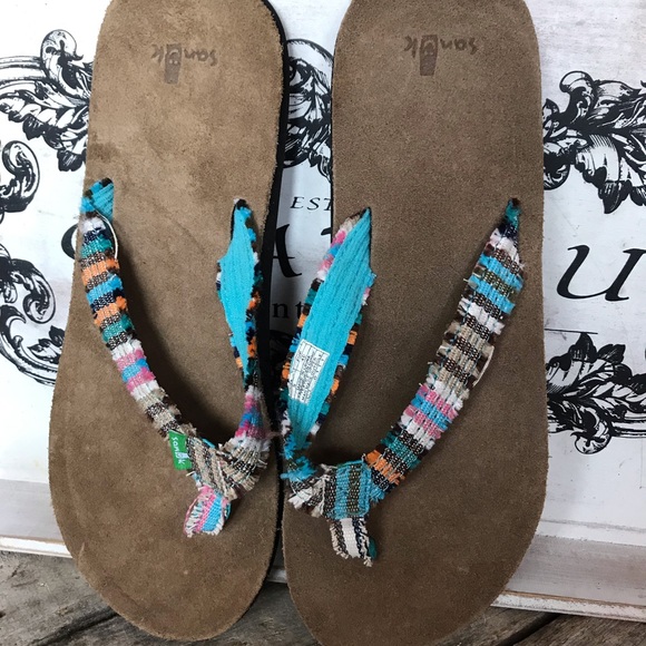 Sanuk Shoes | Sanuk Flip Flopthongs In Colorful Print Euc 9 | Poshmark
